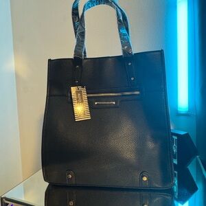 Chic Black Tote Bag with Sturdy Handles